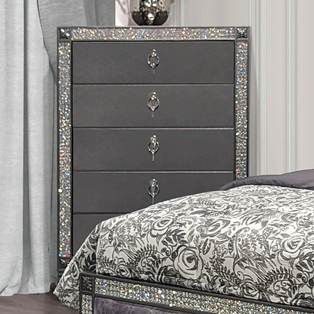 Lyanne Chest