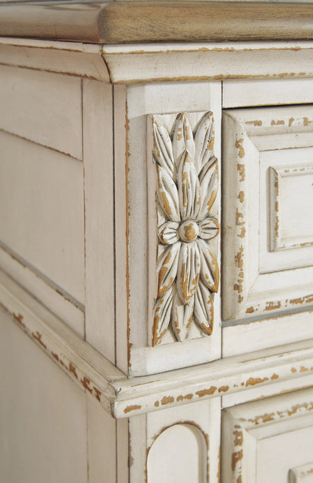 Realyn Bedroom Set